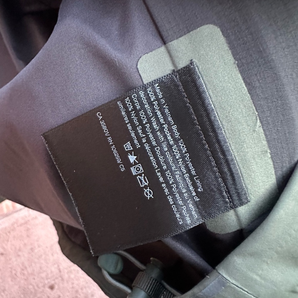 Lululemon Outpour Shell Jacket - Picture 9 of 9